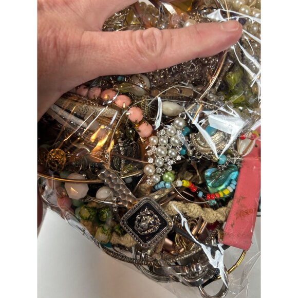 Mixed Craft Jewelry Lot 2lbs 12oz Vintage & Modern Bangles Necklaces Earrings - Picture 9 of 11